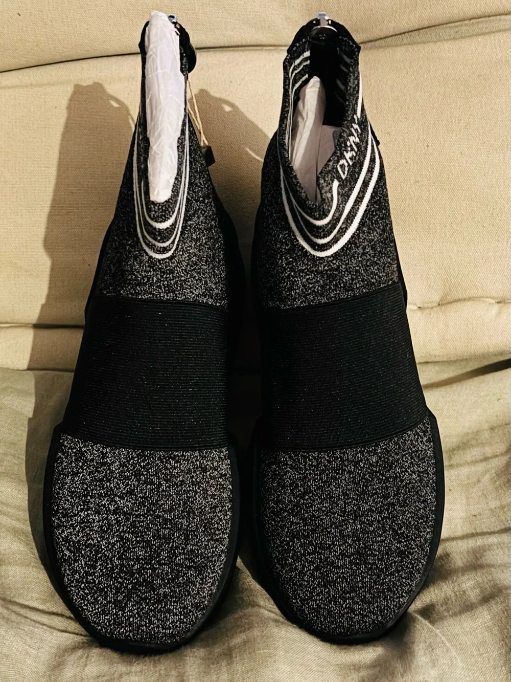 NWT DKNY K209 Reflective Knit Sock Sneakers Women’s Size 8 Slip-On with Box